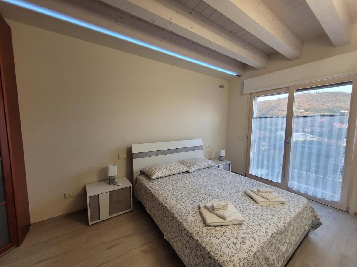 Garda View - Nuovo Appartamento Con Solarium Vista Lago Extérieur photo