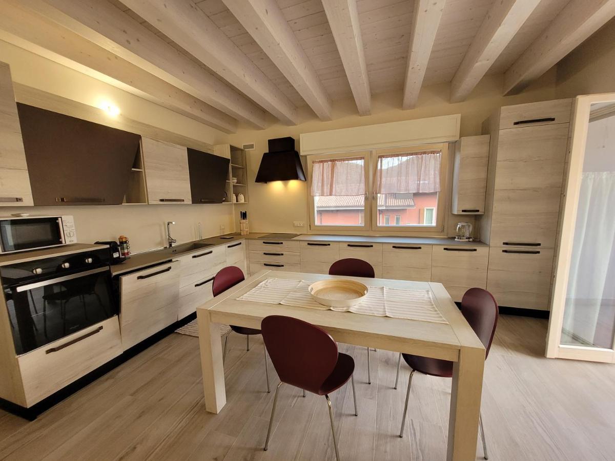 Garda View - Nuovo Appartamento Con Solarium Vista Lago Extérieur photo