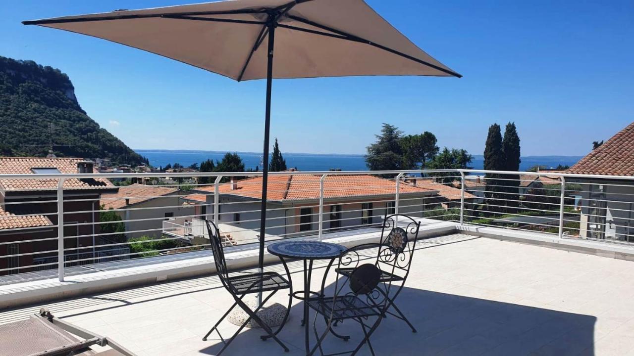 Garda View - Nuovo Appartamento Con Solarium Vista Lago Extérieur photo