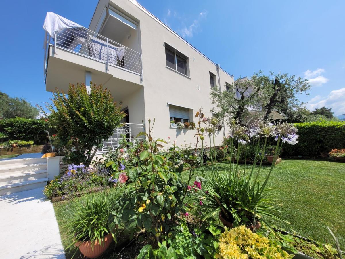 Garda View - Nuovo Appartamento Con Solarium Vista Lago Extérieur photo
