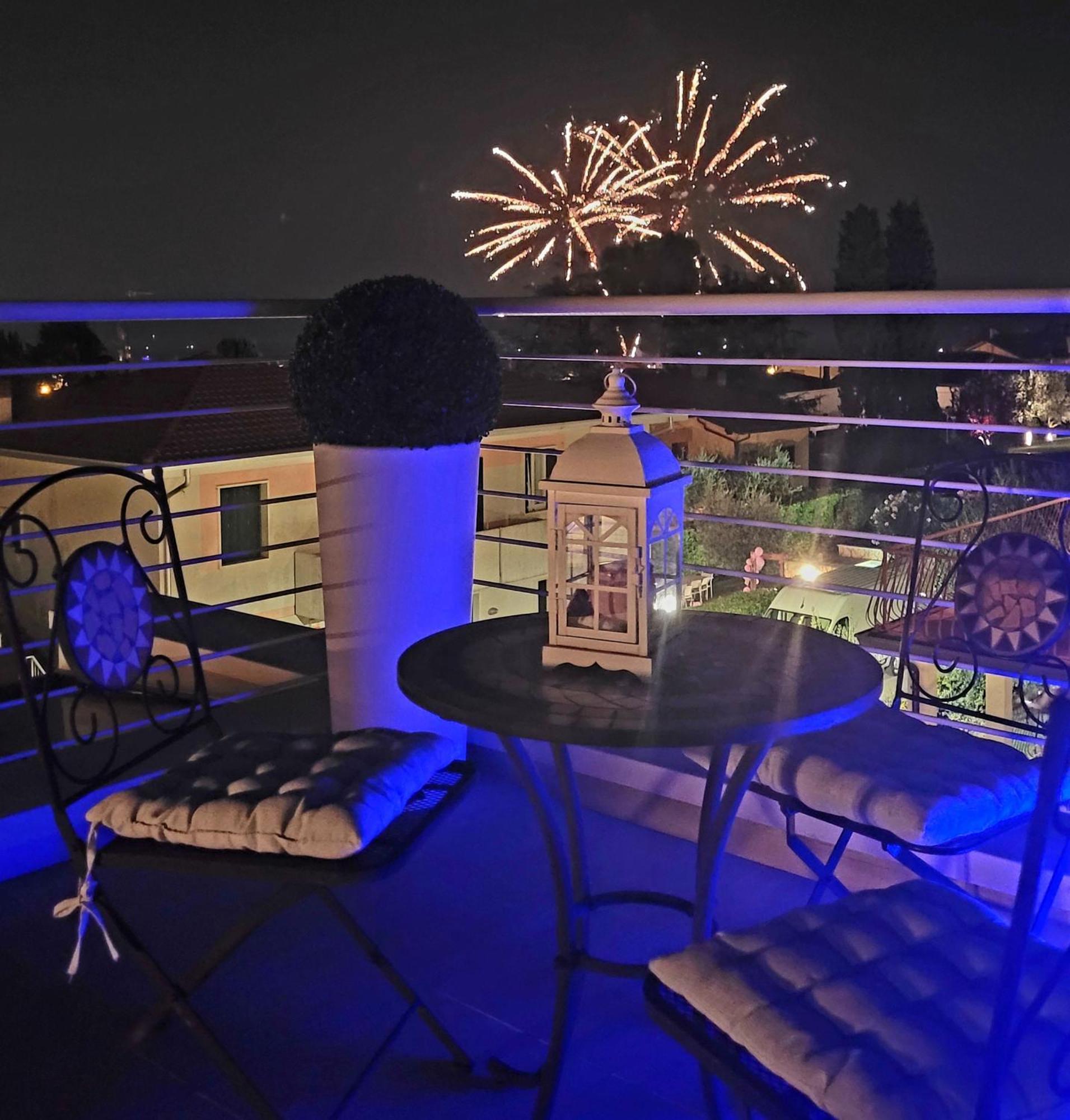 Garda View - Nuovo Appartamento Con Solarium Vista Lago Extérieur photo